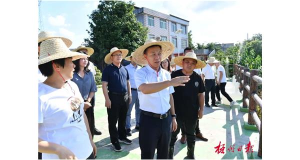 梧州市委书记蒋连生到上品荟食用菌基地指导灾后恢复生产工作
